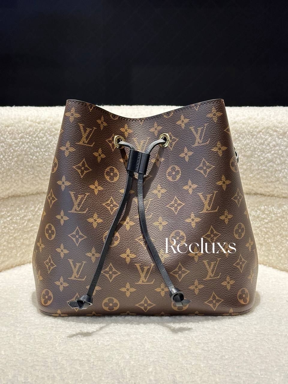 FULL SET LOUIS VUITTON LV Neonoe MM in Monogram Canvas, Black Strap Shoulder Bag GHW ( NFC )