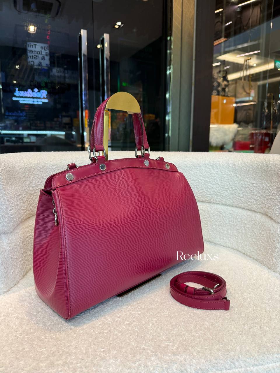 LOUIS VUITTON Fuchsia Epi Leather Brea MM Bag
