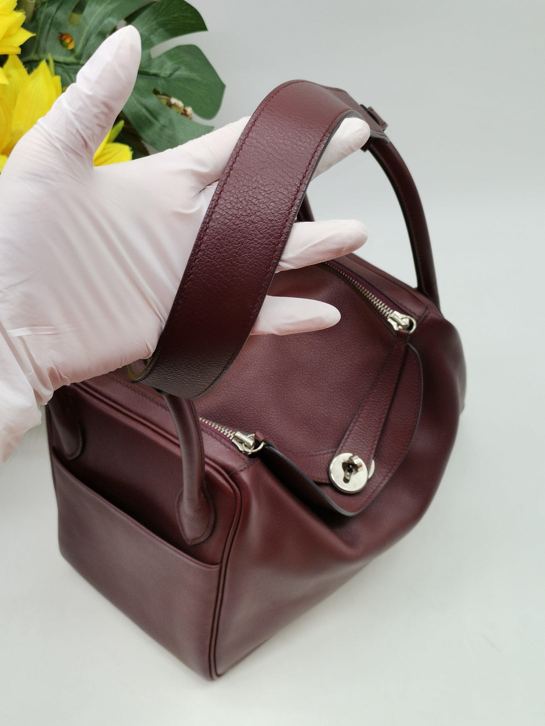 Hermes Lindy 30 Veau Evercolor Bordeaux Bag - Reeluxs 