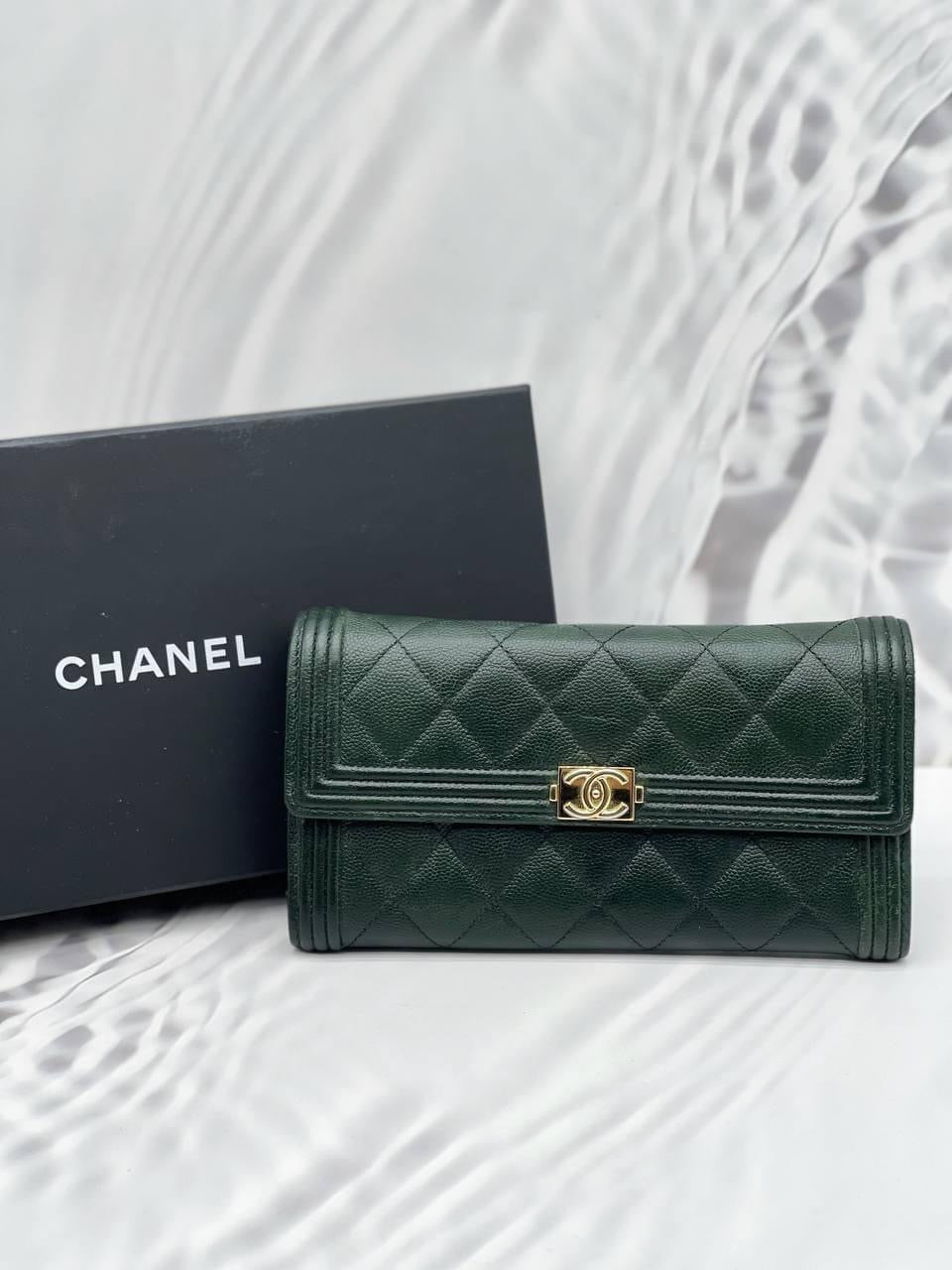 Chanel Boy Chanel Compact Chain Wallet Green AP2206 Caviar Leather