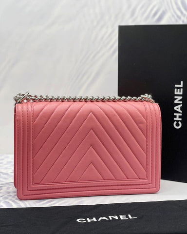 Chanel Boy New Medium Chevron Lambskin Leather Bag -full Set- - Reeluxs 