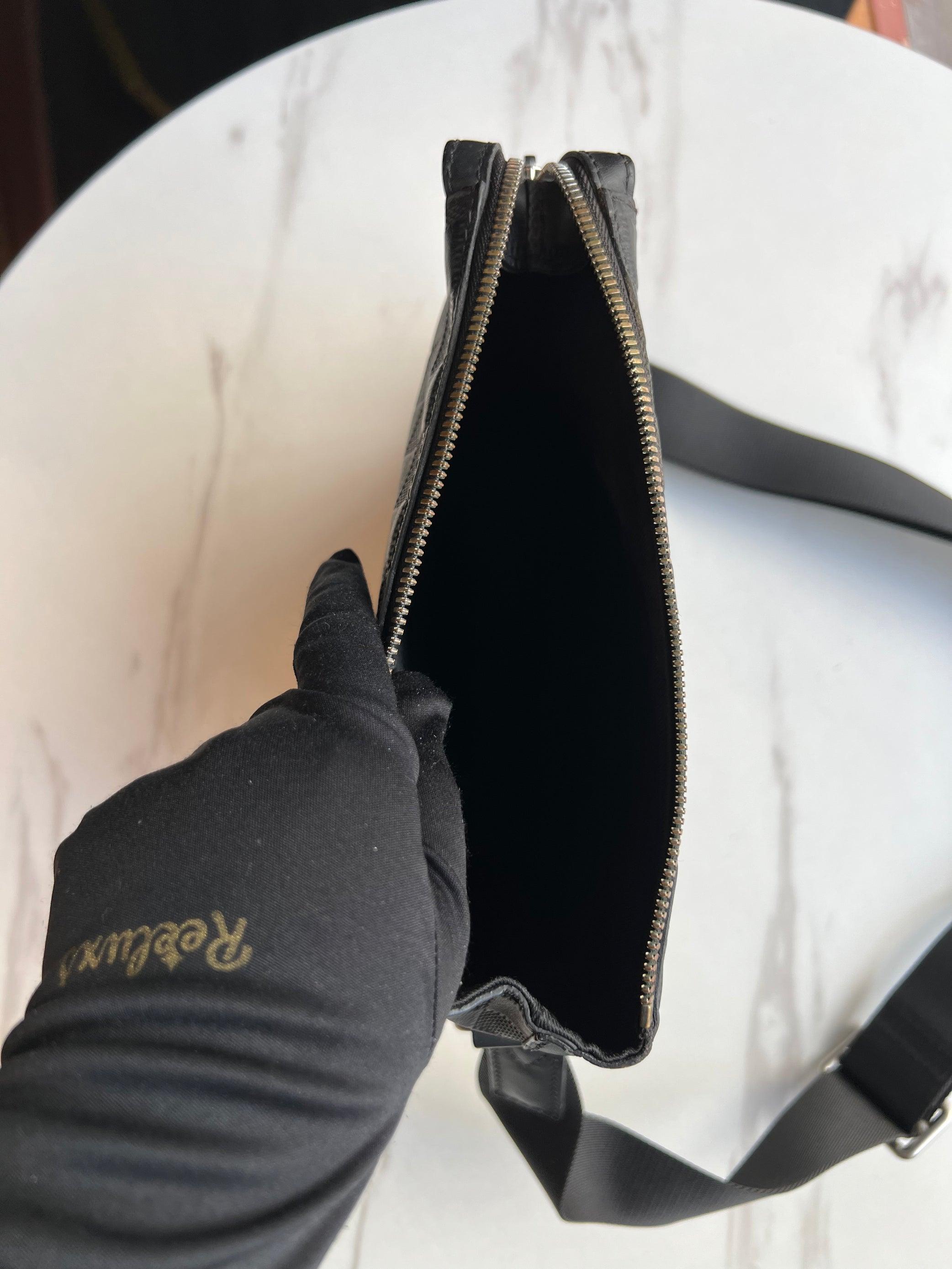 LOUIS VUITTON 2019 Discovery Messenger Bag - Reeluxs 