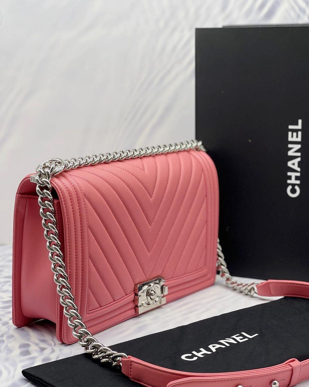 Chanel Boy New Medium Chevron Lambskin Leather Bag -full Set- - Reeluxs 