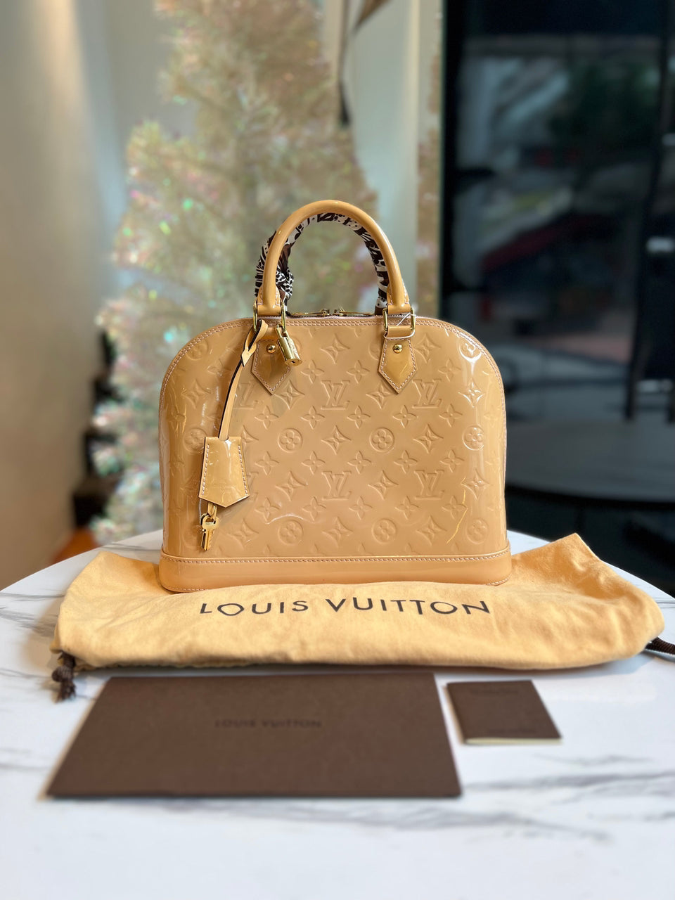 LOUIS VUITTON Alma PM Monogram Vernis Rose Ballerine - Reeluxs 